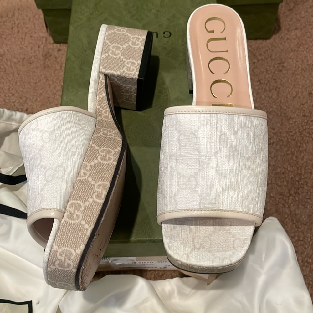 Gucci monogram sandals size 38.5